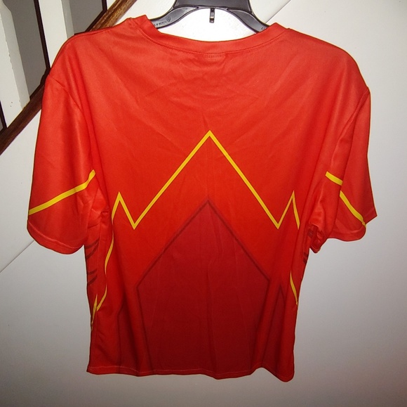 *NWOT* The Flash T-Shirt - Picture 2 of 3